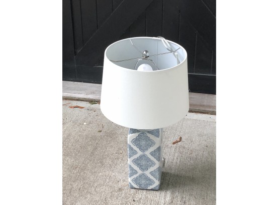 Beautiful Pottery Barn Langley Blue And White Ceramic Urn Lamp - New