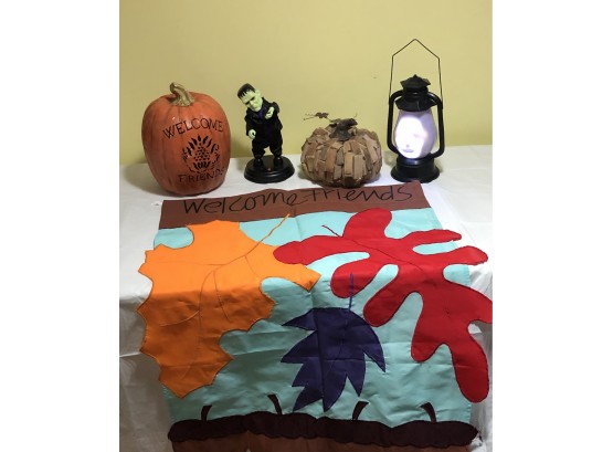 5 Piece Grouping Of Halloween Decorative Items