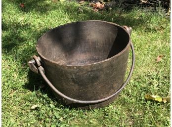 Antique Single Handled Cast Iron Fire Pot Kettle Cooking Pot