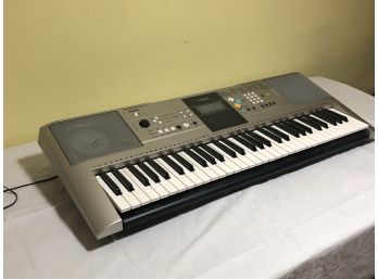 Yamaha Electric Digital Keyboard