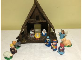 Wood Manger With 11 Plastic Figurines