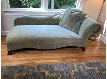 Beautiful High Quality Recamier / Sofa - Great Condition - Nice Decorator Piece With One Pillow