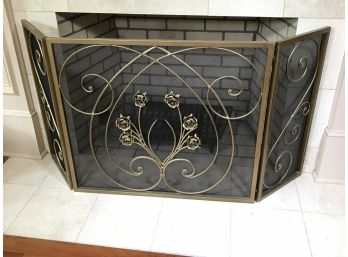 Beautiful Three Section Folding Fireplace Screen With Pretty Floral Decoration - Nice Piece - Unusual Style