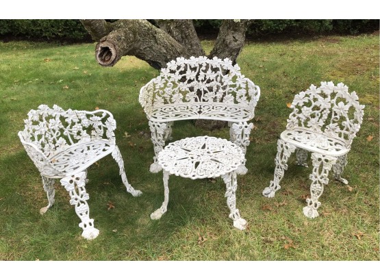 Vintage Cast Iron Wreath Grape Vine Garden Chairs And Table