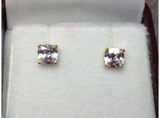 Very Pretty Pair 14kt Gold Earrings With Intense White Zirconia - VERY NICE - Amazing Sparkle - WOW !