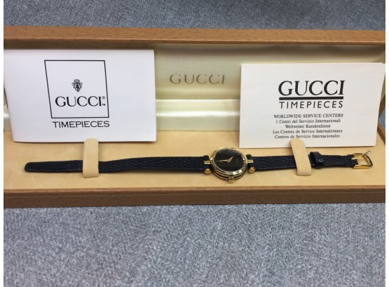 Fabulous Ladies Vintage GUCCI Watch - With Original Box ! - New Battery - Black / Gold - Nice Vintage Watch