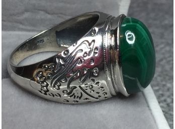 Wonderful Vintage Sterling Silver / 925 Ring With Dome Shaped Malachite - Just Polished - Very Pretty Ring