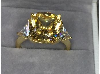 Stunning Sterling Silver / 925 Ring With 14kt Gold Overlay With Brilliant Yellow & White Topaz - Looks Amazing