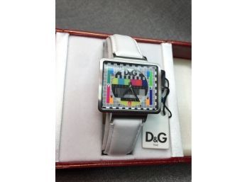 Amazing Brand New $595 DOLCE & GABBANA - TV WATCH - New With Tags - White Leather Strap - Screen Glows Blue