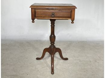 A Vintage Mahogany Pedestal Base Table