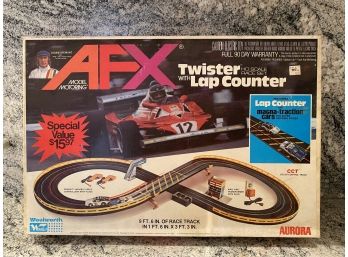 AFX - Twister With Lap Counter Loop Track