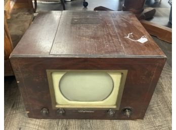 Antique RCA Wood Box Television - History Right Before Your Eyes!