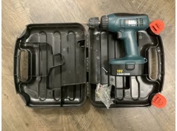 Black And Decker Power Drill With Battery Power Pack And Case. 18V - 450/850 RPM