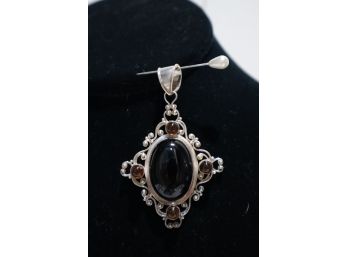 925 Sterling Silver With Black Center Stone And Amber Stones Pendant