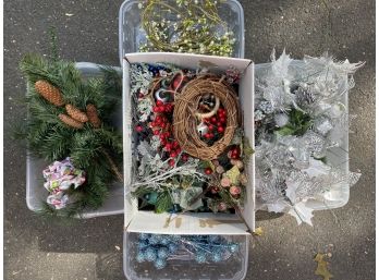 Box Lot: Christmas Decorations!