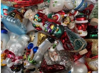 Box Lot: Delightful Glass Christmas Ornaments