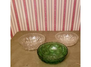 Vintage Scalloped Glass Starburst Bowls
