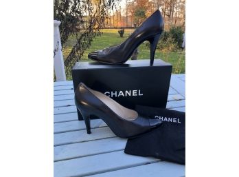 New Never Worn Chanel Patent Capped Toe Pumps - Sz 38.5