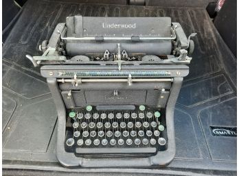 Antique Underwood Typewriter In Good Working Condition.