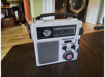 Eton FR-300 AM-FM-Weather Radio - Hand Crank For Emergency Use Works Perfectly
