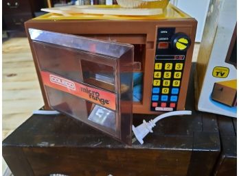Vintage 1978 Coleco Micro Range Toy Oven In Original Box With Accessories.
