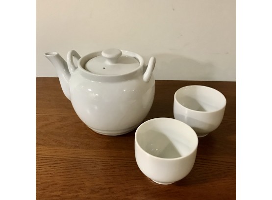 Beautiful White Vintage Teapot Set W/ Two Cups