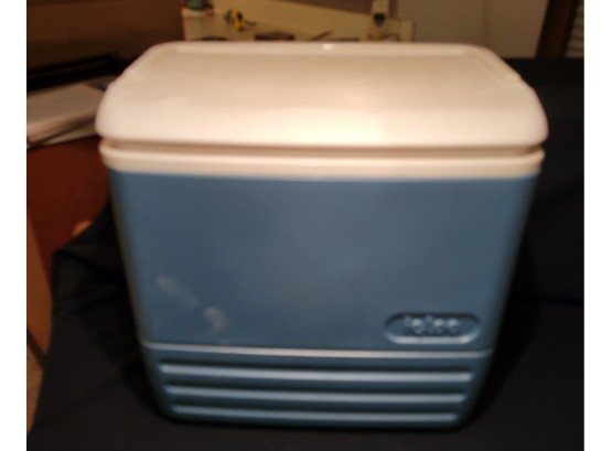 Igloo Blue Cooler