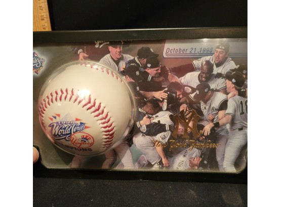 Yankee 1998 24k Gold World Series Pic And Ball