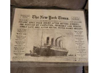 Titanic Sinks (C) Replica