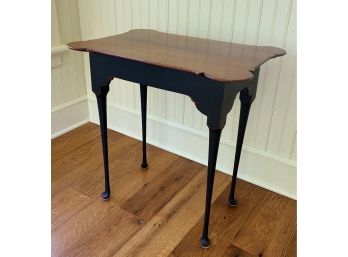 An Amazing Scalloped Top Queen Anne Style Legs Side Table