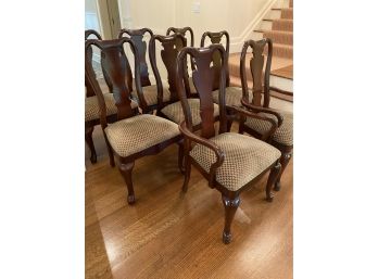 A Set Of 8 Dining Room Chairs With Upholstered Seat By Thomasville Furniture.