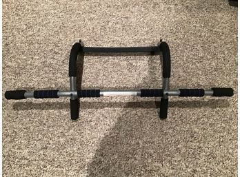 Pull Up Bar And Booklet Of Exercises