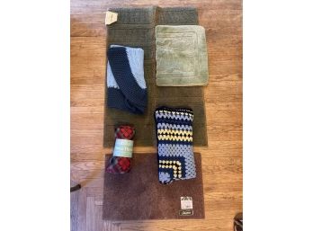 Lot Of Blankets And Small Rugs: Fleece Throw, Bath Mat X 2, Hand Woven Blankets X 2