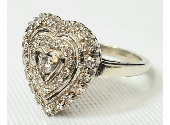 Very Pretty 14k White Gold & Diamond Heart Shaped Ladies Ring - Size 6.5