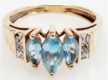 Beautiful Vintage 10K Yellow Gold, Blue Topaz & Diamond Ladies Ring