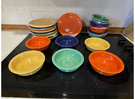 TWELVE 7.5' LUNCHEON PLATES AND 13 BOWLS