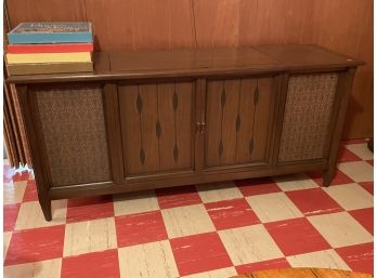 VINTAGE 1960S RCA VICTOR STEREO CONSOLE