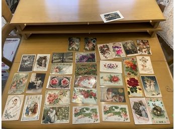 VINTAGE POSTCARDS LOT WITH HOLIDAY CARDS