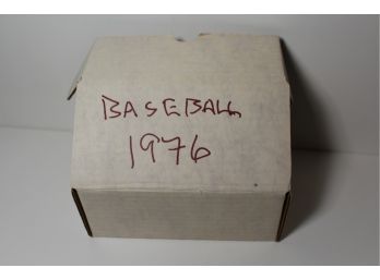 1976 Topps Baseball - Over 220 Cards