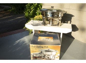 Oval Chafing Dish. 4.2 Quarts. Gently Used, Very Good Condition In The Original Box