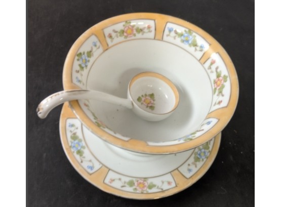 Fine China Suite With Floral Patterns - Au Jus Gravy Bowl, Underplate And Ladle