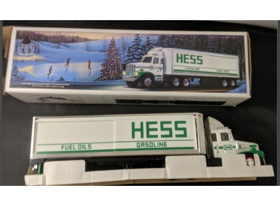 Hess Toy Truck New In Its Original Box - 18- Wheeler / Long Hauler
