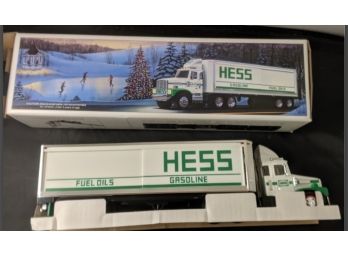 Hess Toy Truck New In Its Original Box - 18- Wheeler / Long Hauler