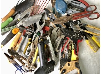 Stanley Cubby Garden Implement And Tool Lot