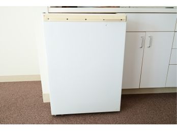 GE Mini Household Refrigerator (Handle In Disrepair) Lot 15