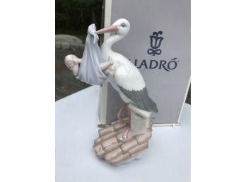 Wonderful LLADRO Statue - Special Gift / La Ciguna Y El Nino - PERFECT CONDITION #6228 - Retired Piece