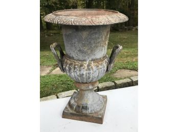 Lovely Antique / Vintage 18' French Cast Iron Garden Urn With Handles - Great Patina - Nice Old One !