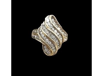 10k Diamond Gold Swirl Ring 7.25