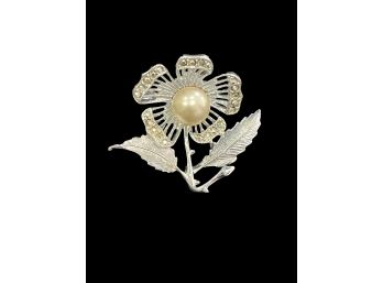 Vintage Costume Jewelry Sarah Coventry Pearl Flower Brooch Pin