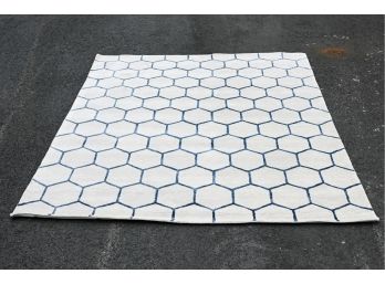 Hand-tufted 8' X 10' Rug With Hexagonal Pattern